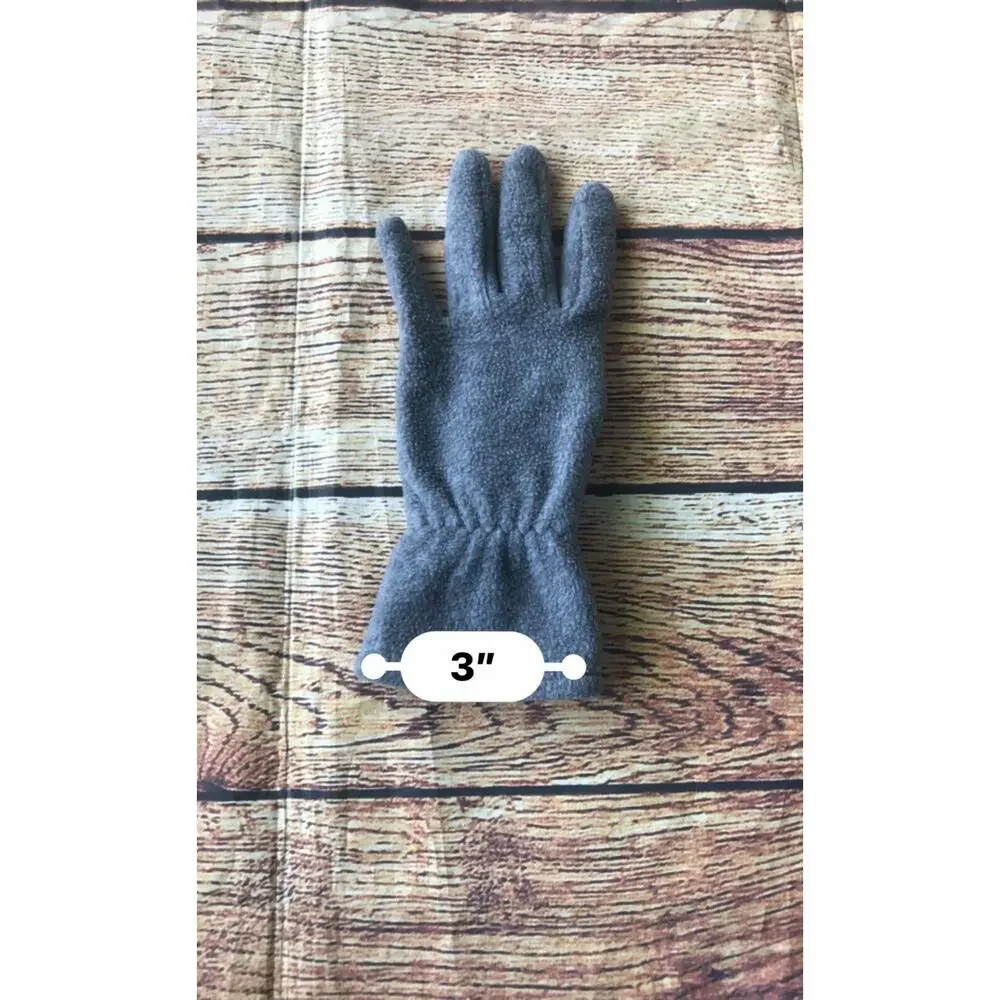 Set of Gray Warm Winter Snow Gloves Heat Sensitive Finger Pads